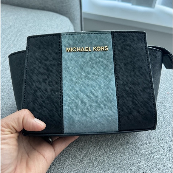 Cute Michael kors purse - Picture 2 of 9